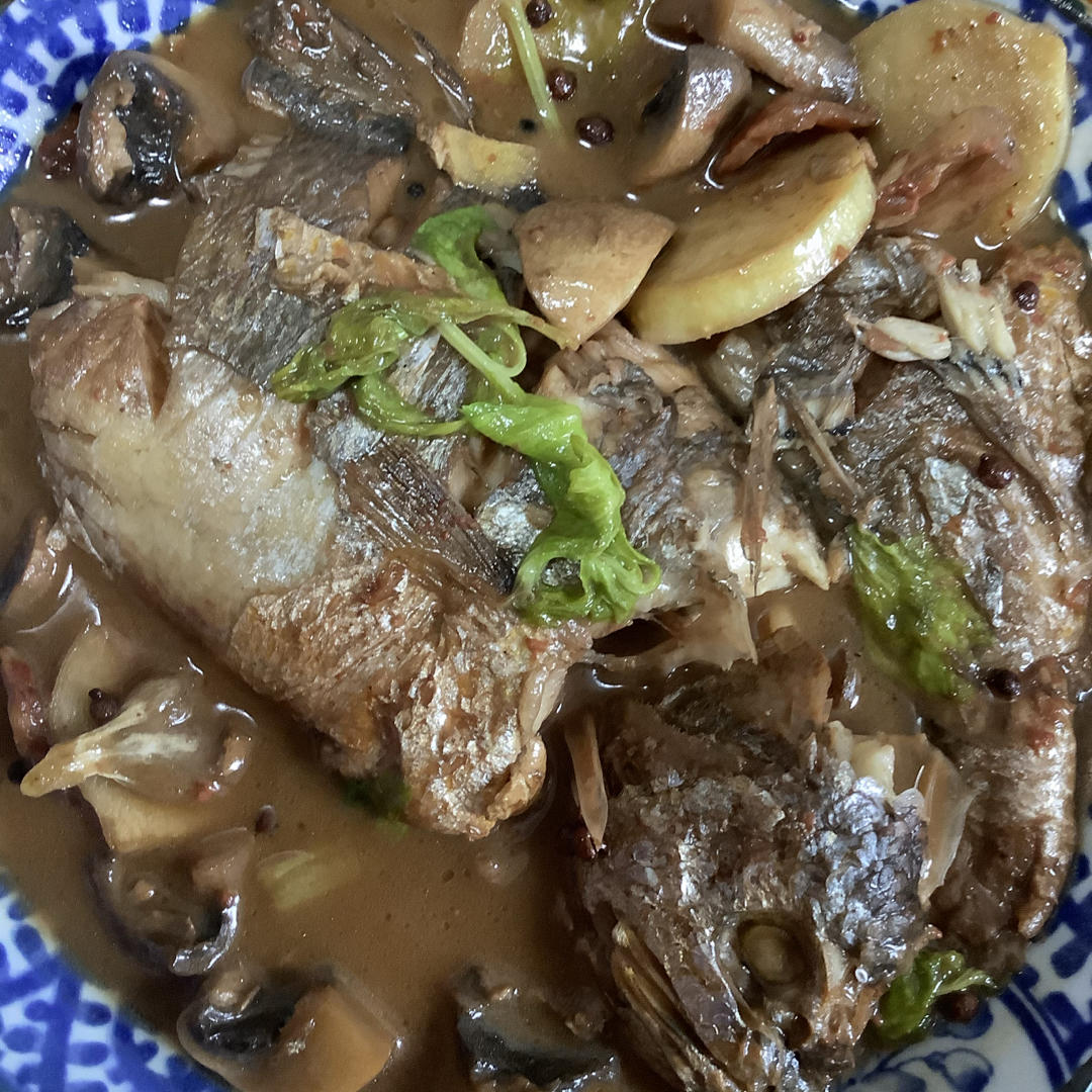 私房红烧黄花鱼，边吃边想念~