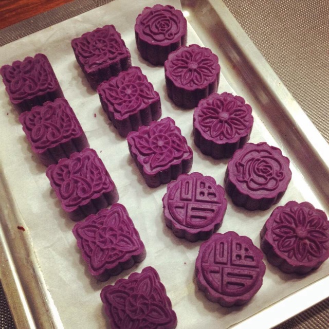 紫薯冰皮月饼