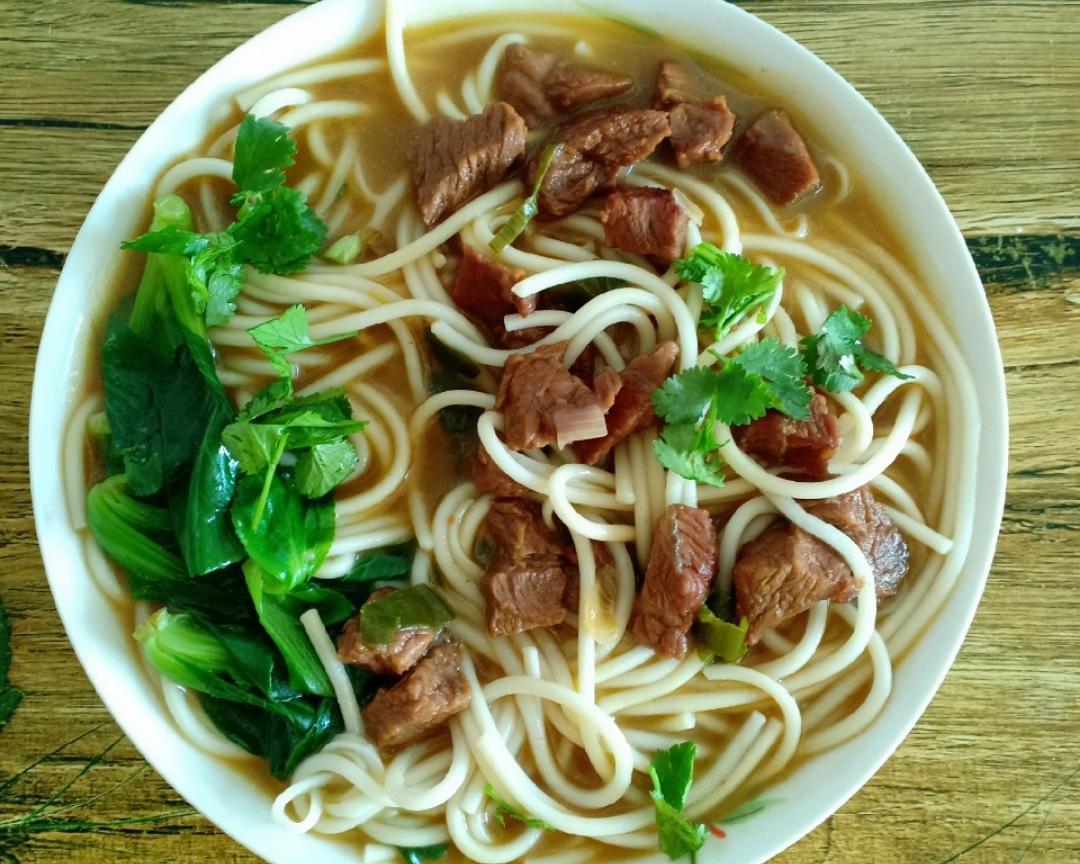 面一牛肉面🍝的做法