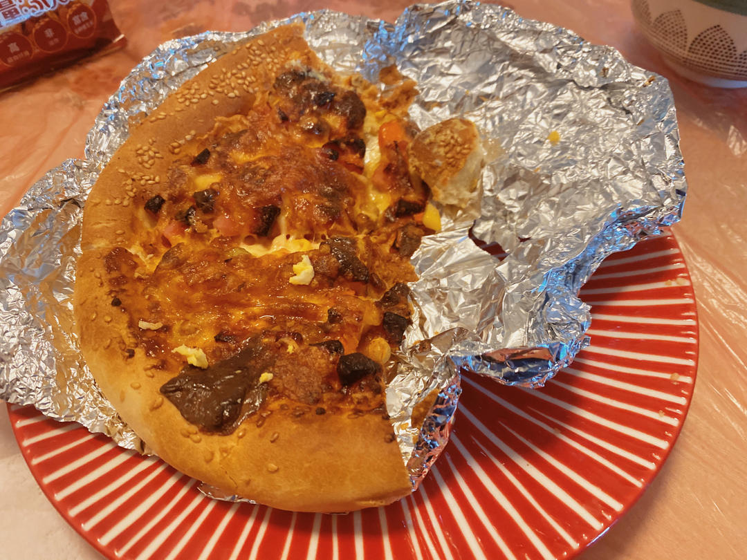 含宣软饼皮做法、自己在家也能做出馅料十足、超拉丝的美味诱人披萨