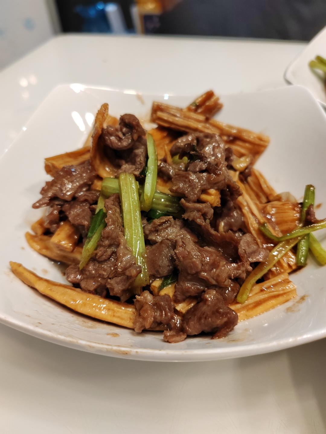 腐竹炒牛肉