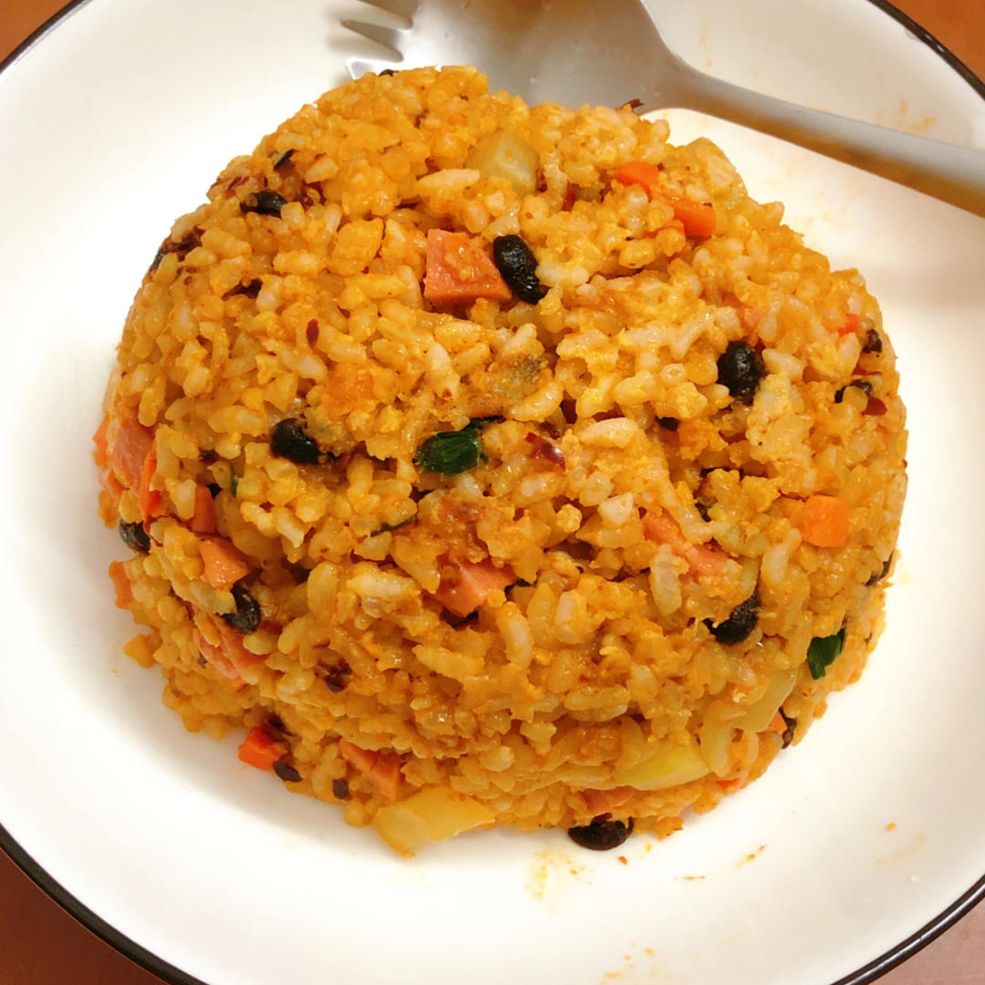 校门口的老干妈炒米饭