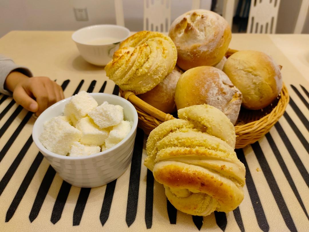 完胜85度C牛奶椰丝小方