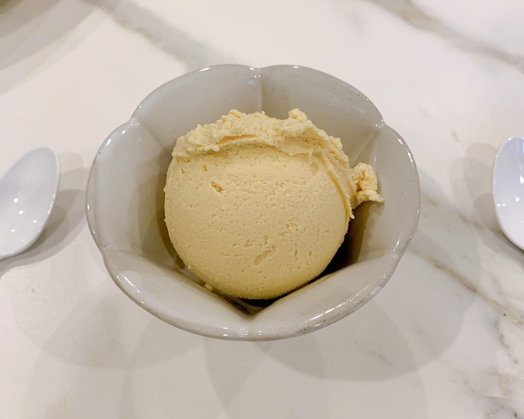 百利甜冰淇淋。