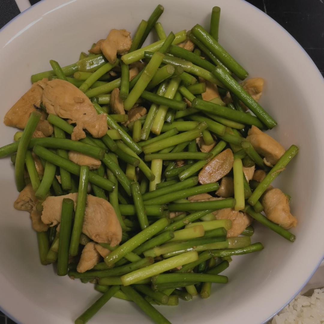 蒜苔炒鸡脯肉（少盐低脂）
