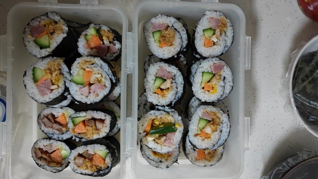 自制寿司（含寿司醋配方和超详细寿司卷法）