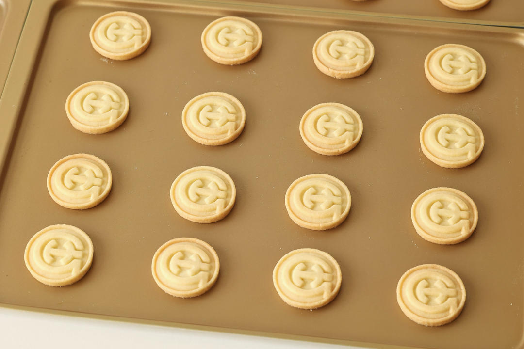 锁死这个万能饼干面团｜两口味曲奇饼干的做法 步骤20