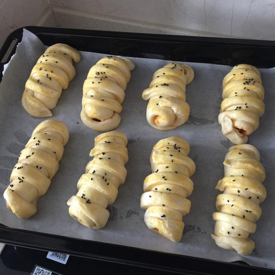 毛毛虫肉松面包