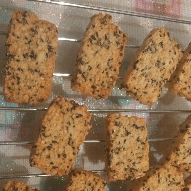 黑白芝麻酥块
