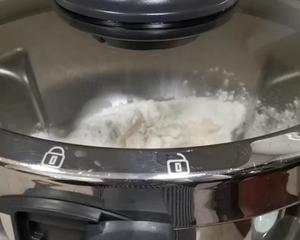 鼓大泡的鸡蛋灌饼(附煎饼酱做法)的做法 步骤3