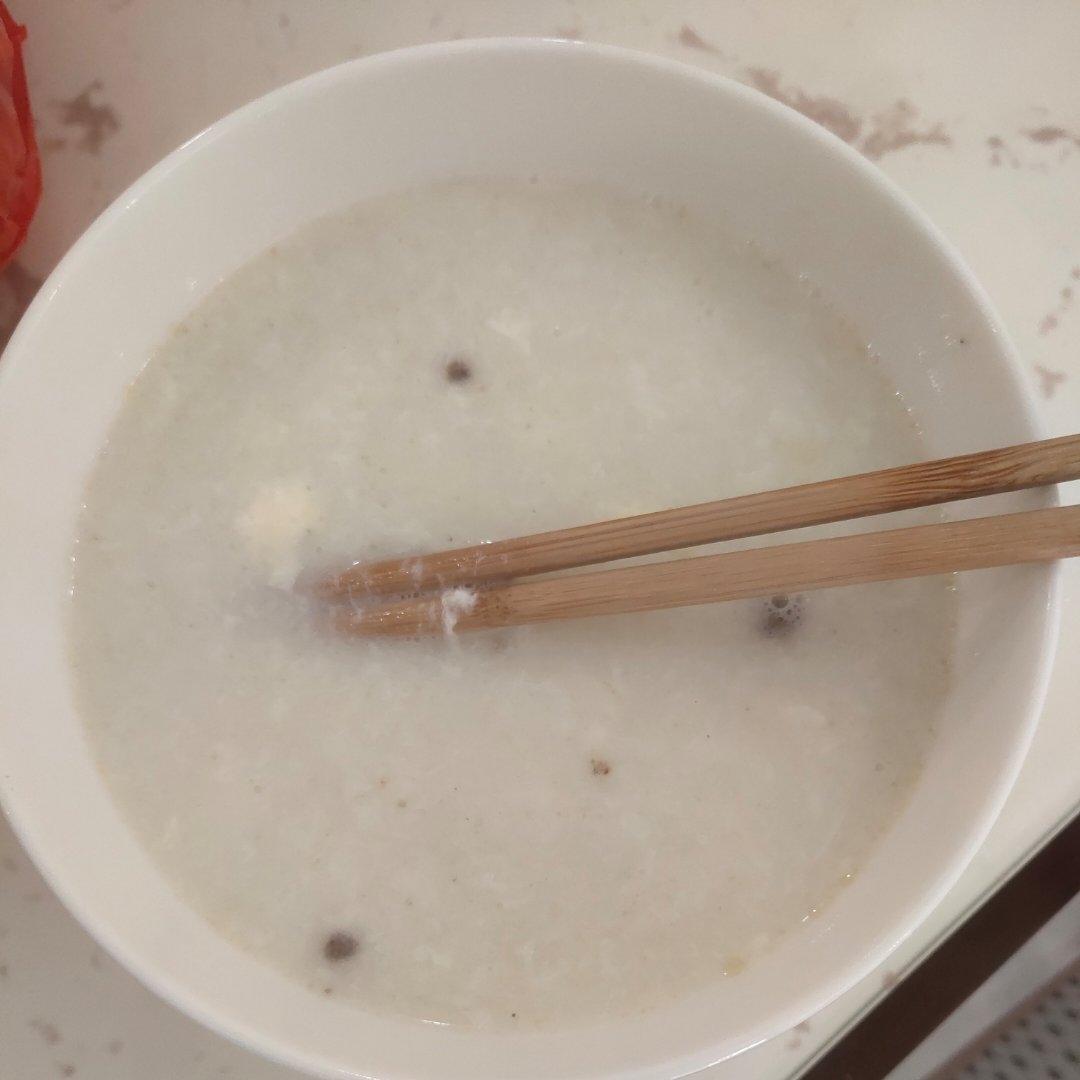一碗漂亮又鲜嫩无比的基础蛋花汤