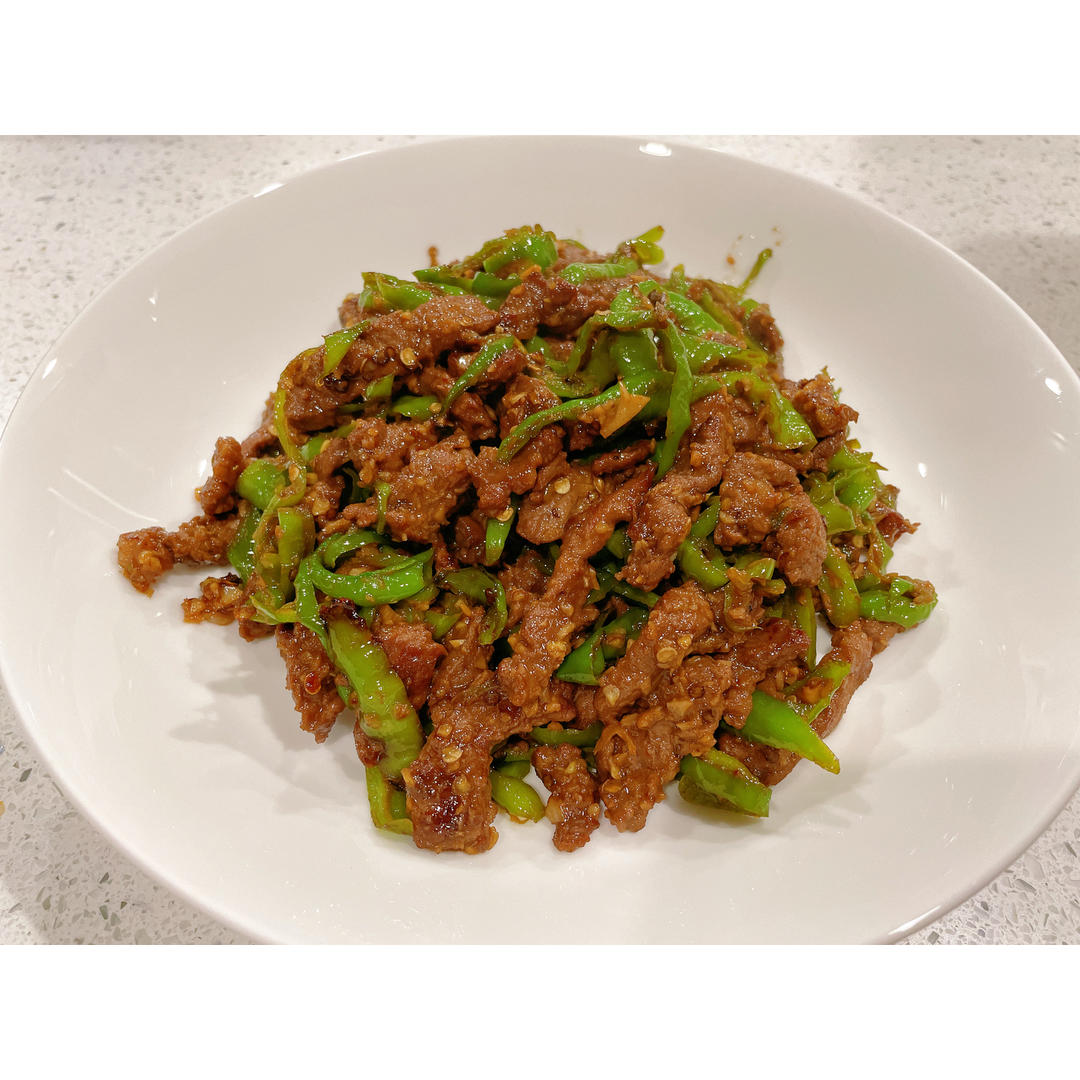 超简单的杭椒牛柳，米饭杀手！家常开胃菜哦～