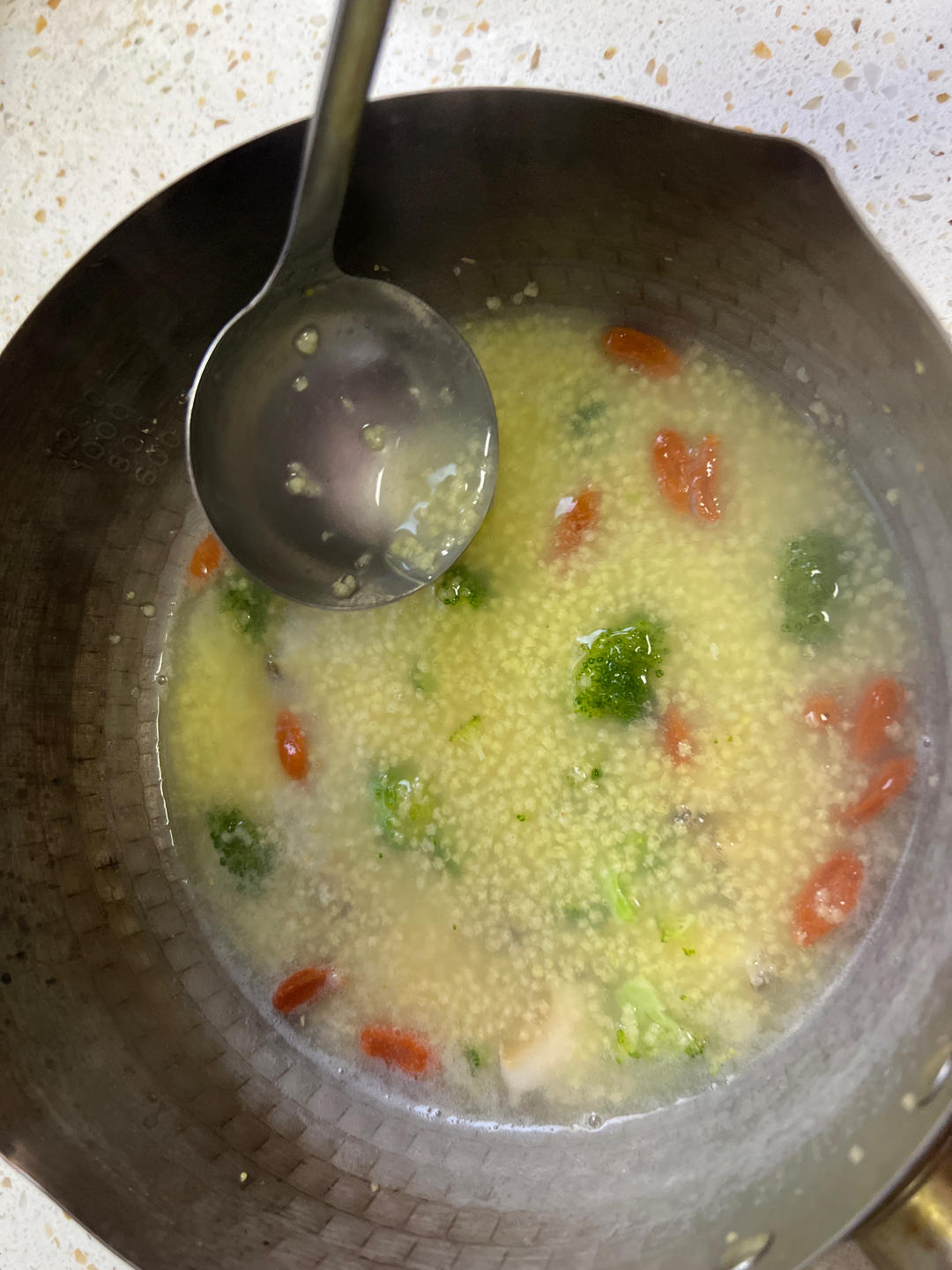 鲍鱼金汤小米粥
