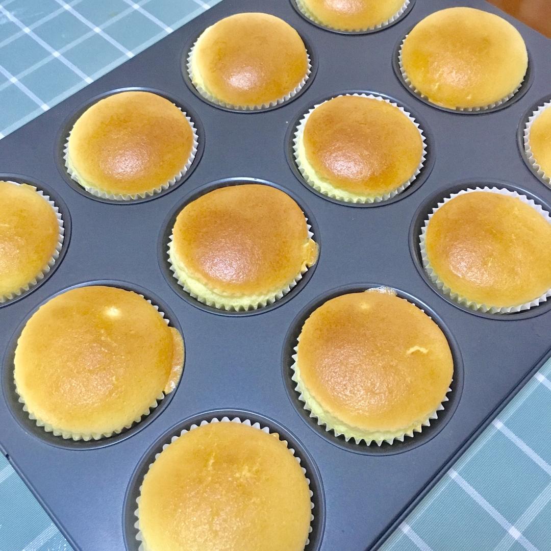 消耗淡奶油之作——淡奶油小蛋糕