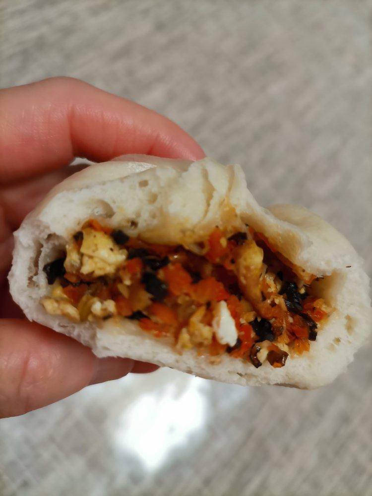 胡萝卜木耳鸡蛋素包子