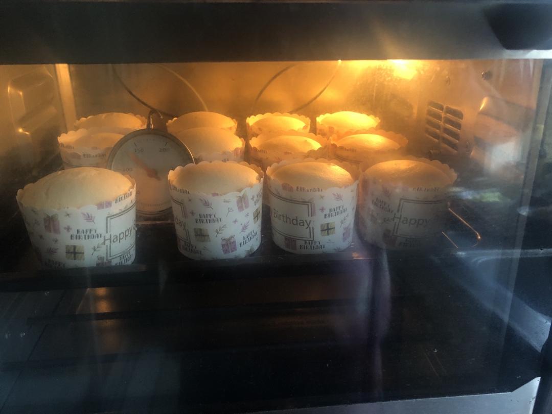 纸杯蛋糕 8寸戚风蛋糕的量