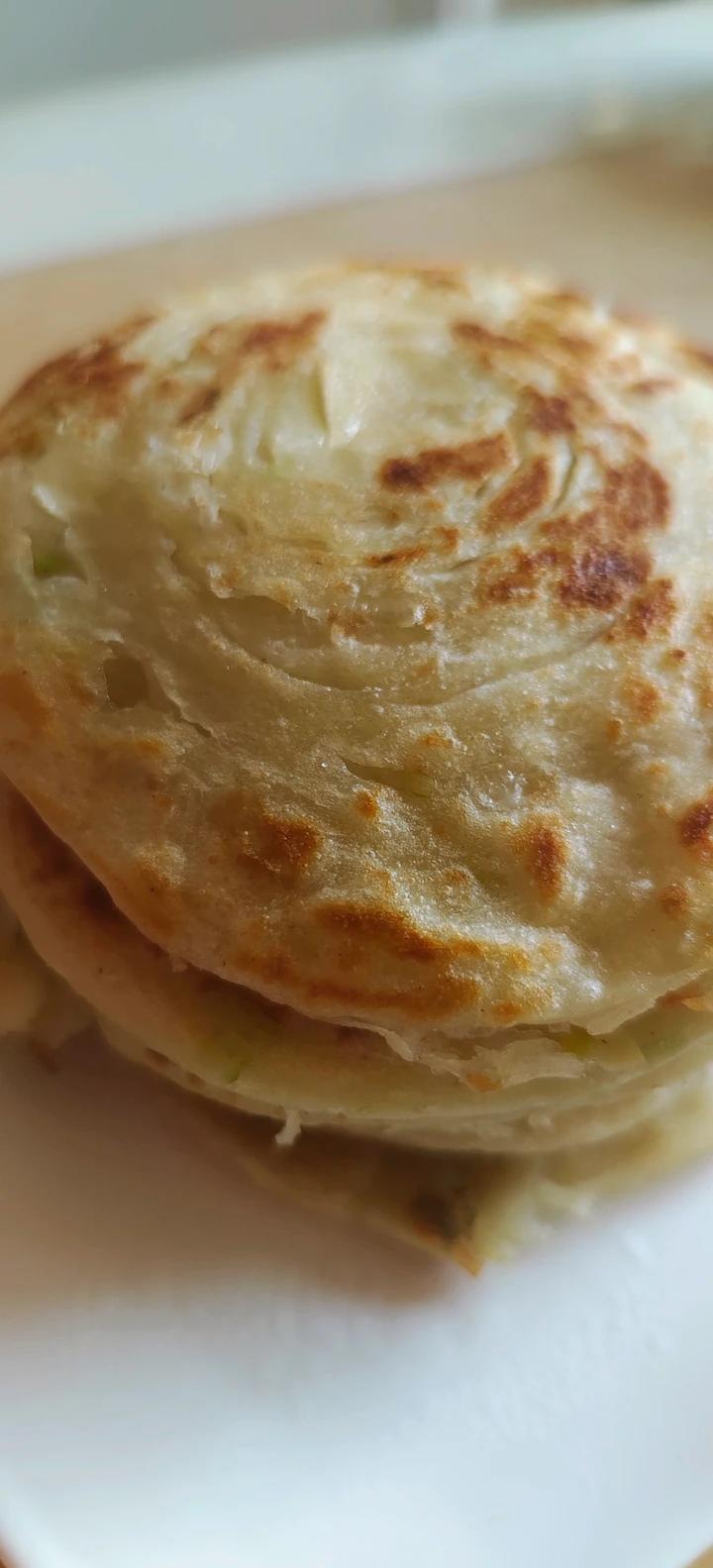 家常葱油饼 柔软多层 凉了也不硬 附细节视频详解