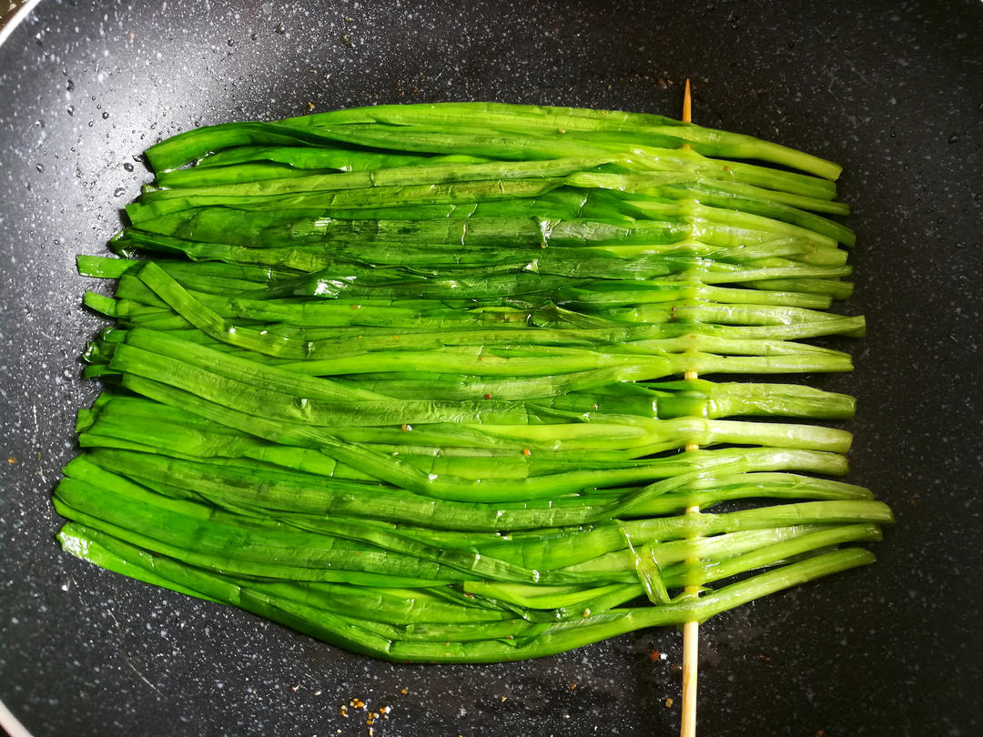 烤韭菜（平底锅）的做法 步骤6