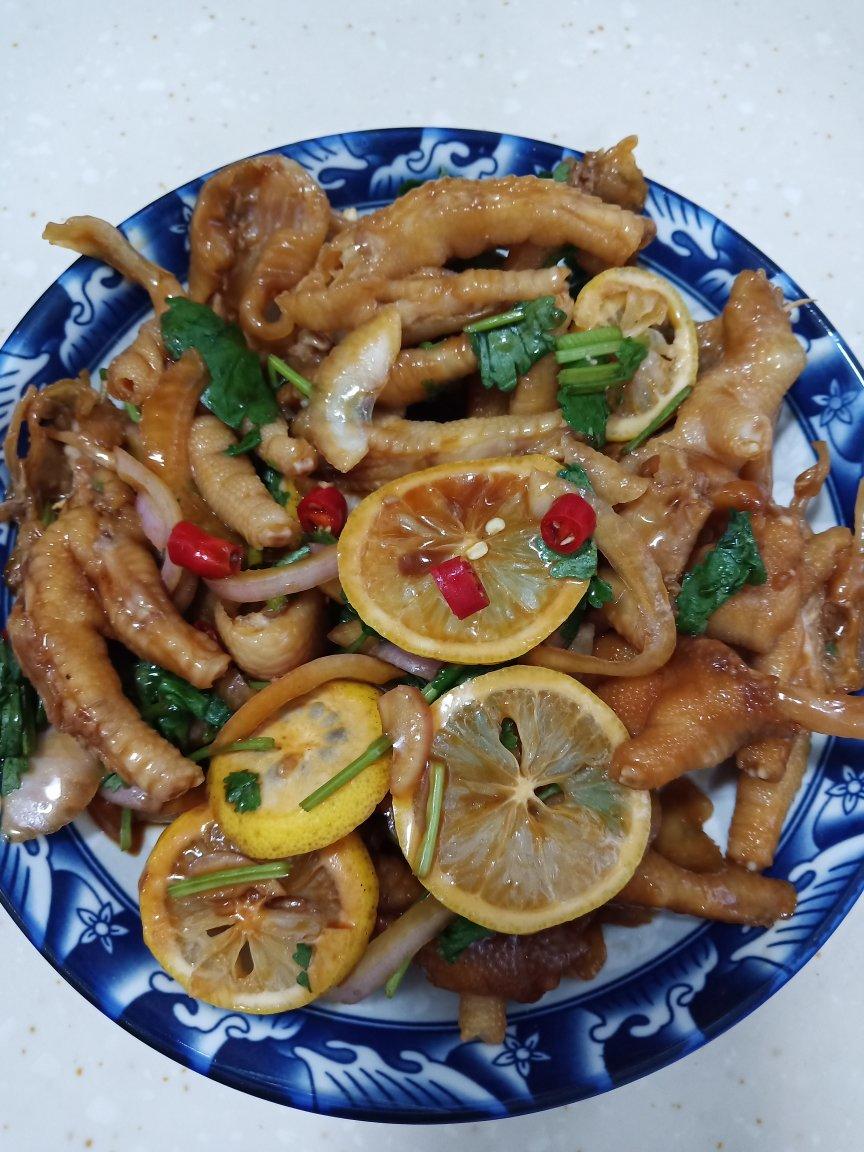 柠檬无骨鸡爪，酸辣开胃，劲道Q弹
