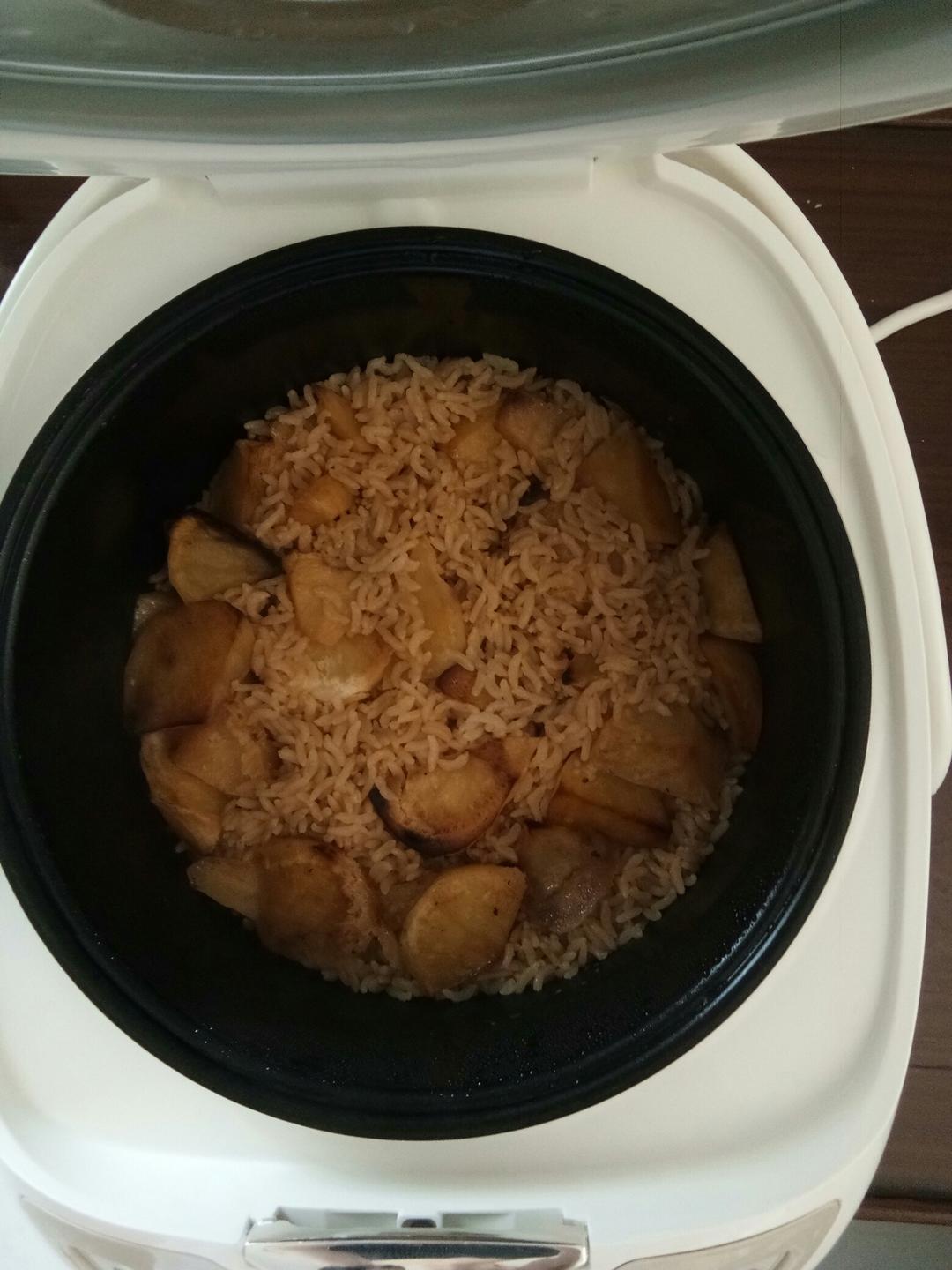 土豆焖饭（电饭锅版）