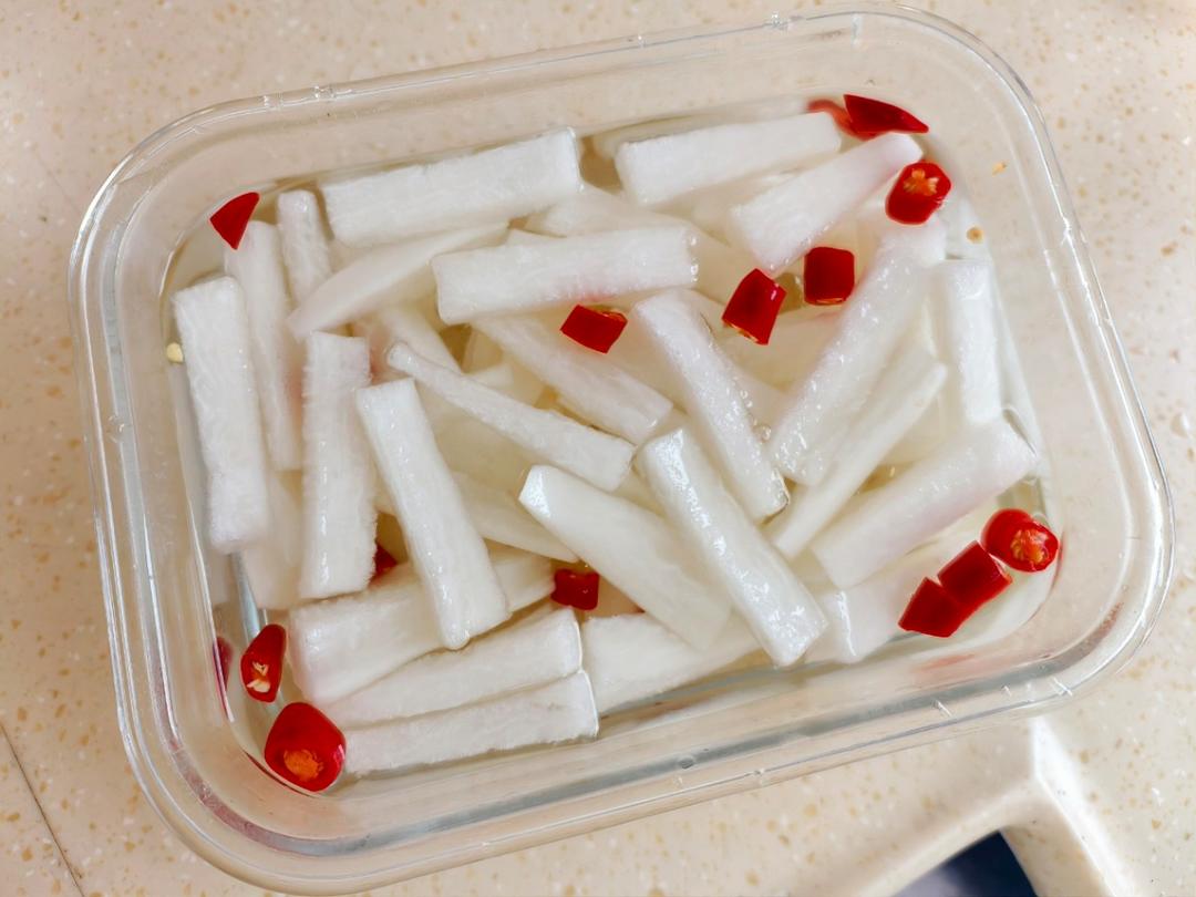 腌萝卜，酸甜爽口
