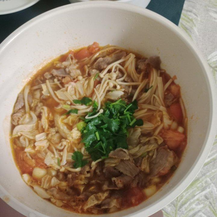 金针菇番茄肥牛卷