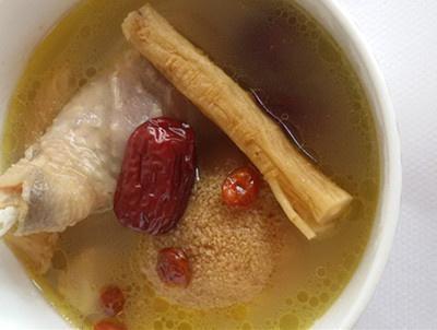 养胃靓汤--猴头菇红枣鸡汤的做法