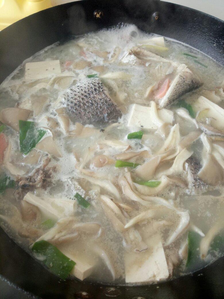 黑鱼豆腐汤