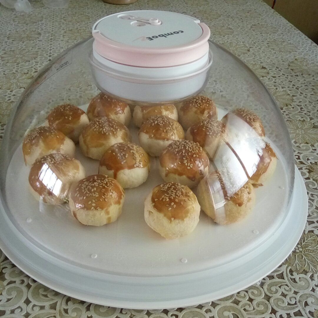 萌得掉渣渣的蛋黄酥