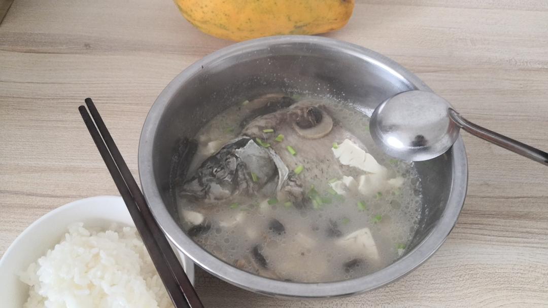 鲫鱼豆腐汤