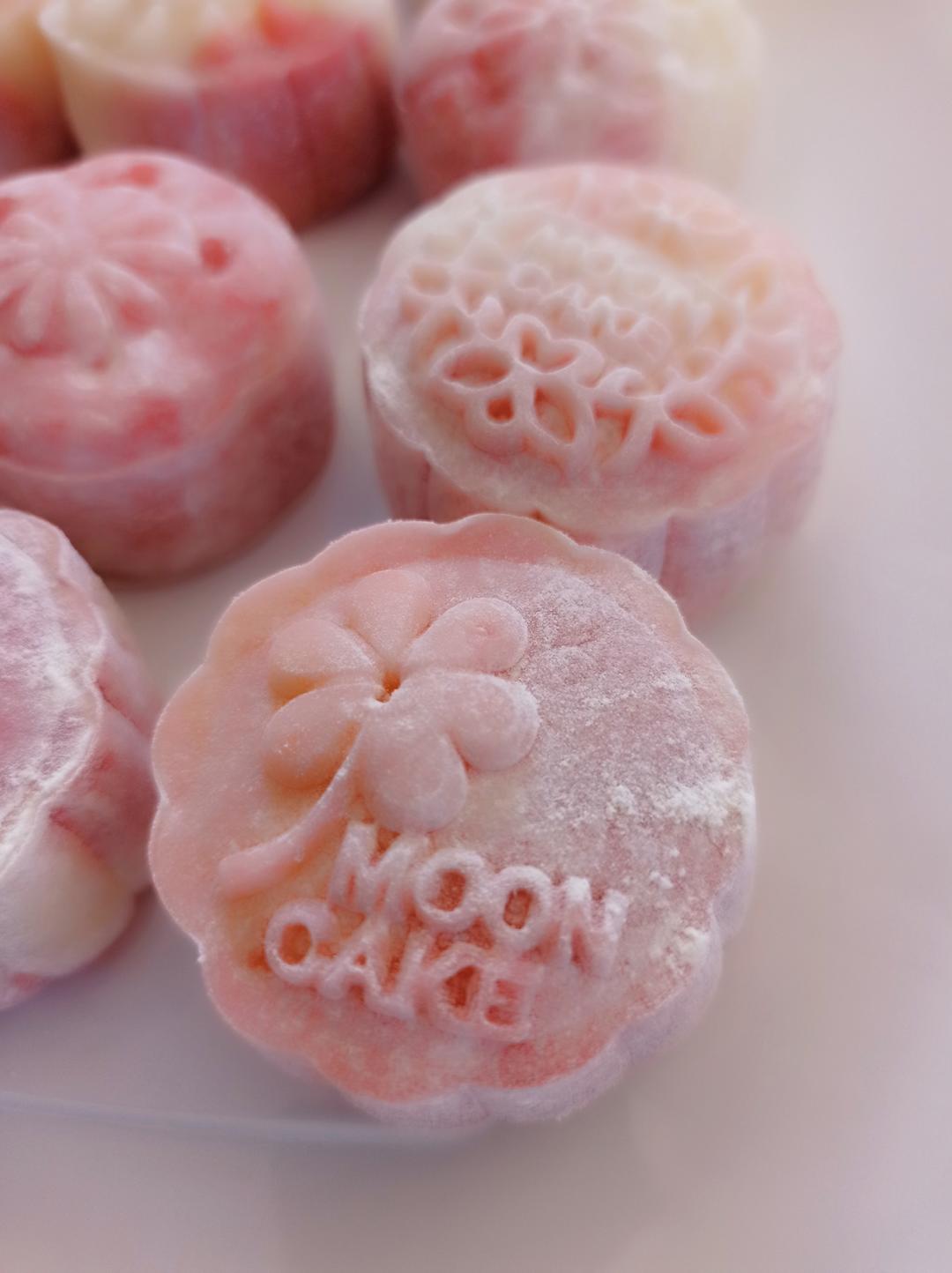 隔天依旧好吃的奶黄冰皮月饼（附奶黄馅做法）