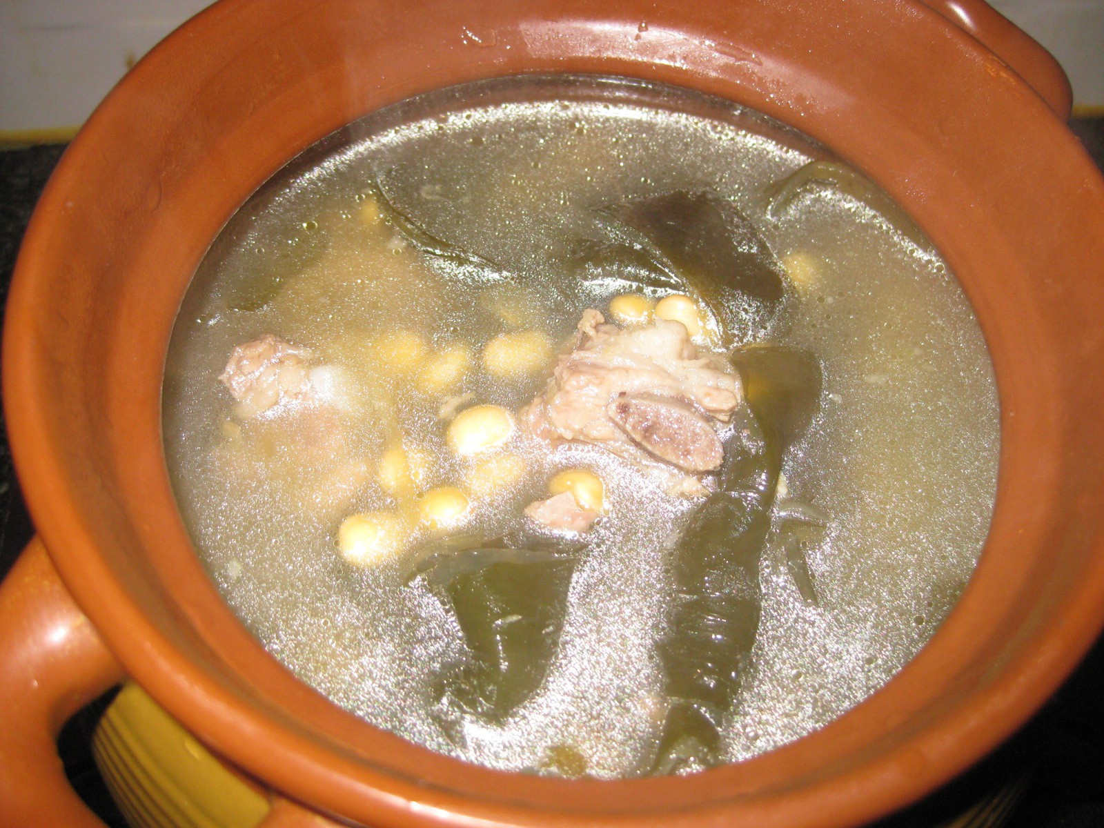 黄豆海带结排骨汤