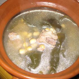 黄豆海带结排骨汤