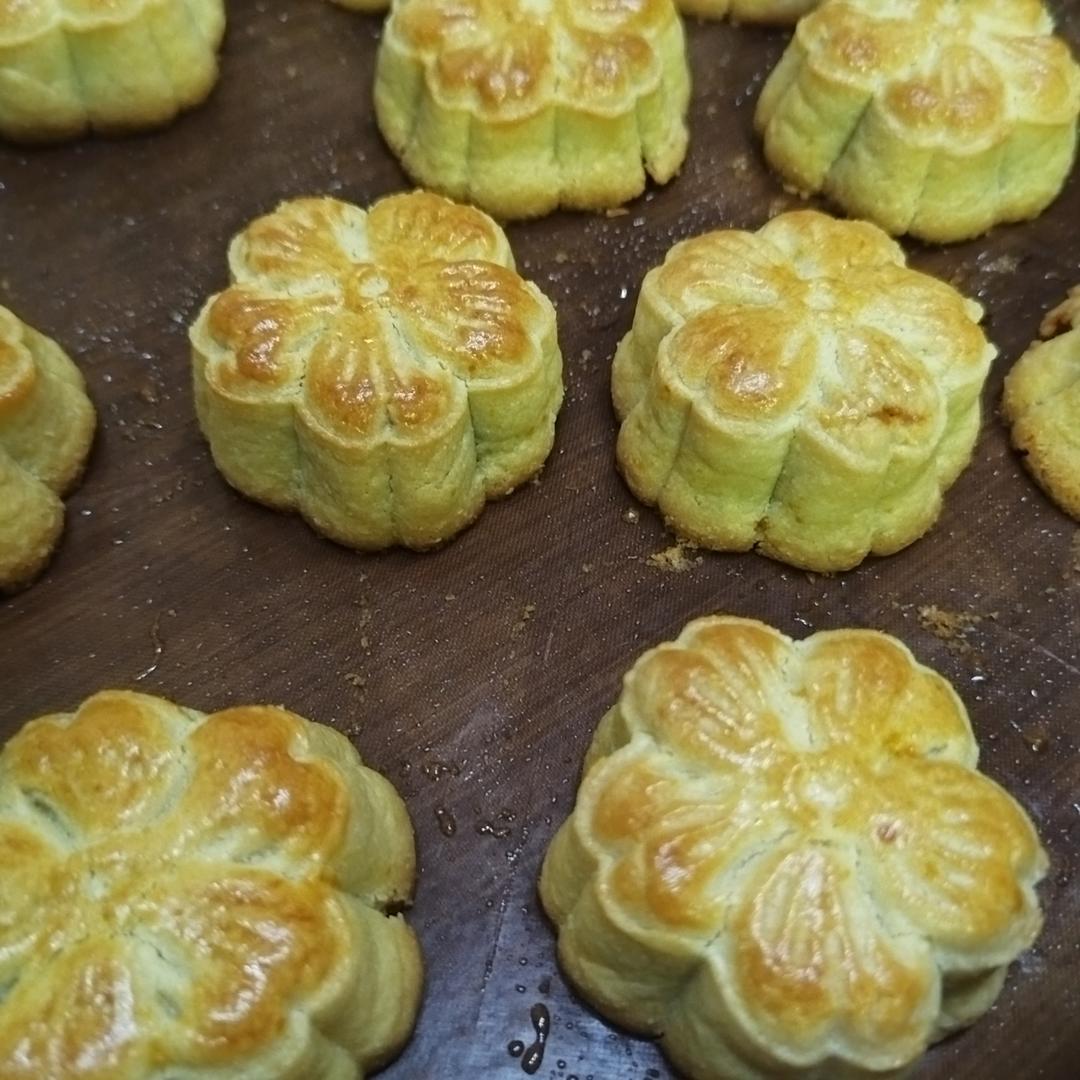 奶酥皮月饼｜不用糖浆！无需回油（金沙南瓜馅）