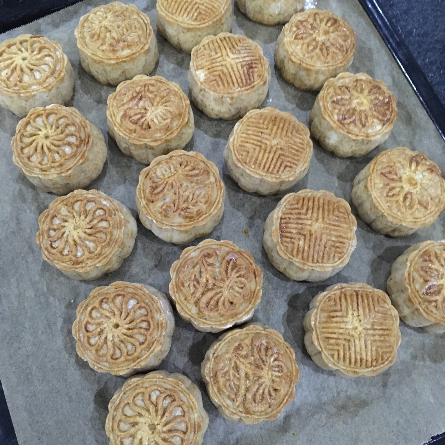 广式月饼—蛋黄莲蓉月饼