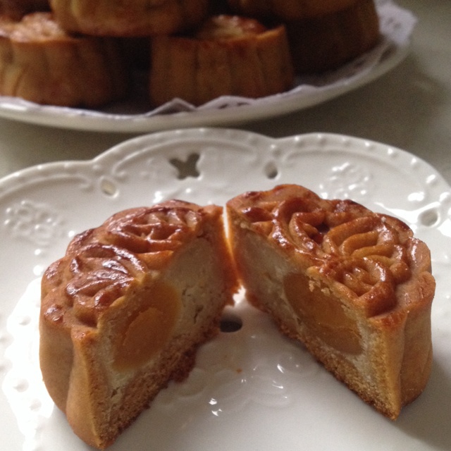 广式月饼——蛋黄莲蓉月饼
