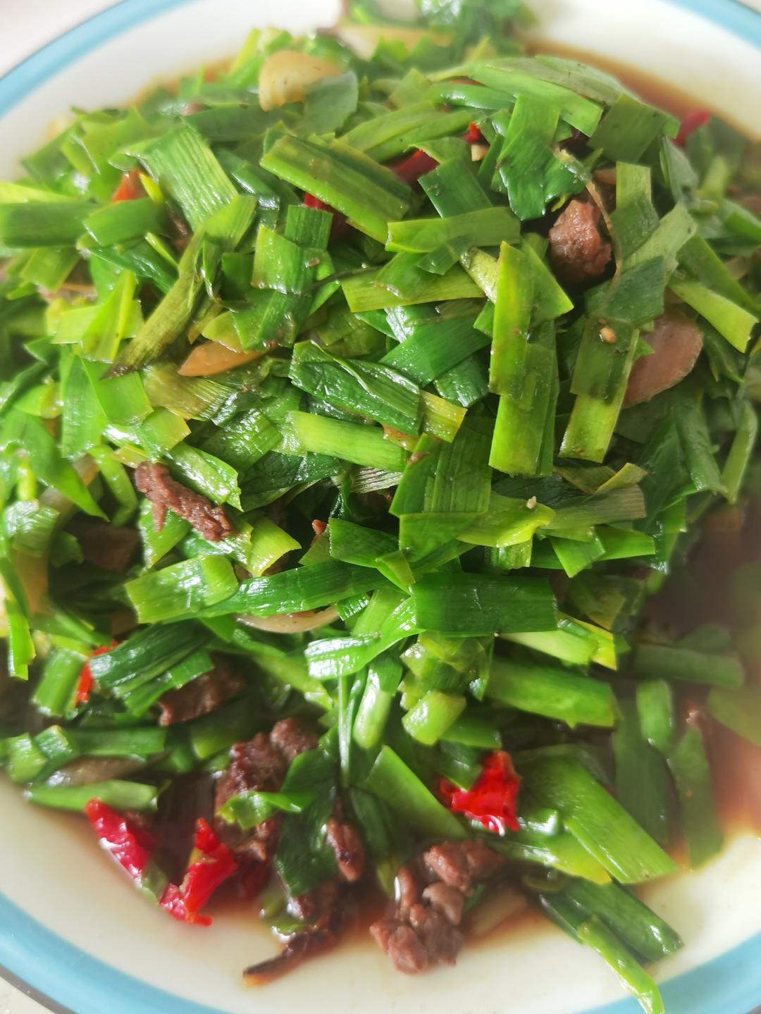 新疆家常韭菜肉拌面