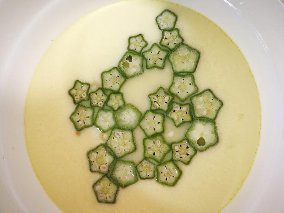 颜值控-做一朵开在碗里的花秋葵蒸水蛋