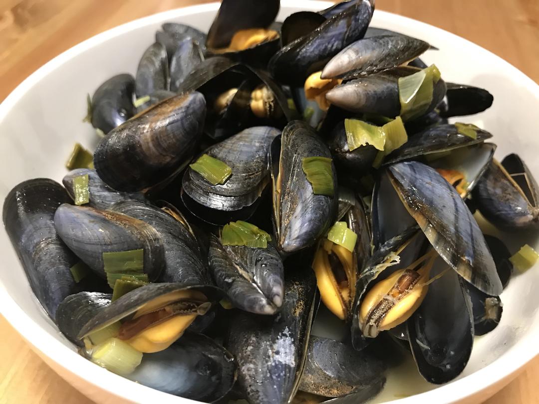黄油蒜香蓝口贝 Mussels in Garlic Butter Sauce的做法