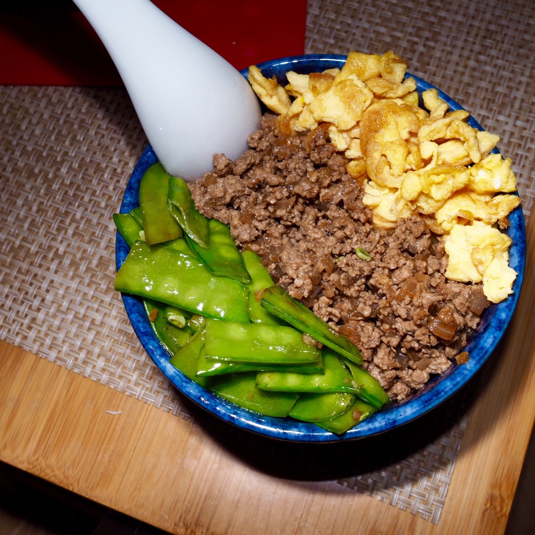 三色丼
