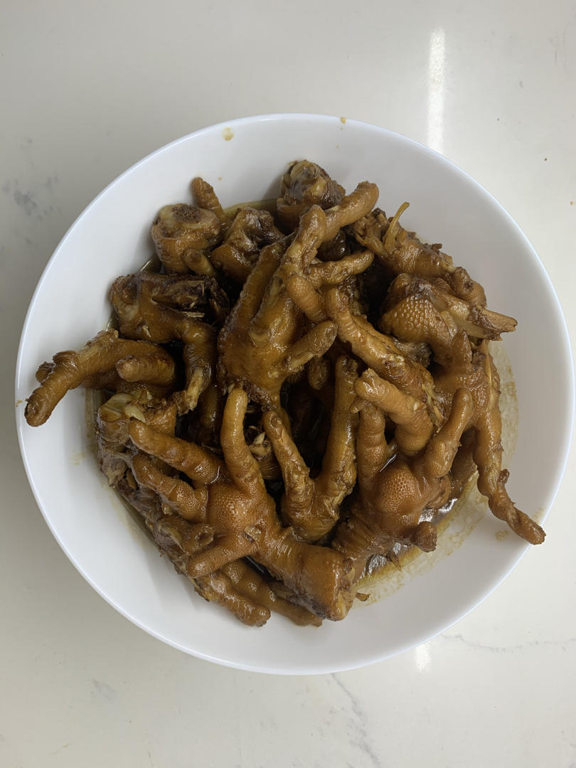 好吃到手指都吃掉的卤鸡爪