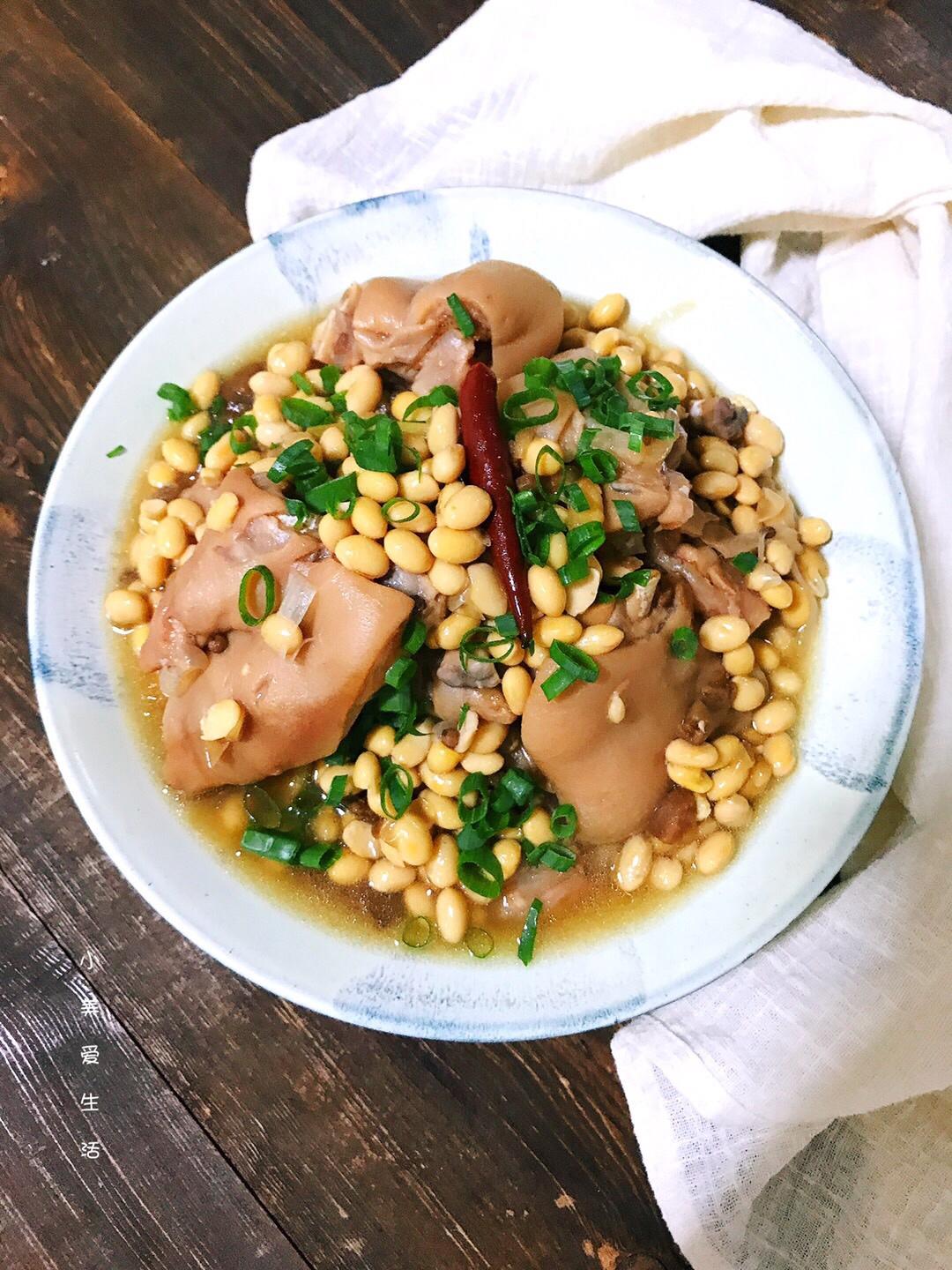 黄豆炖猪手的做法