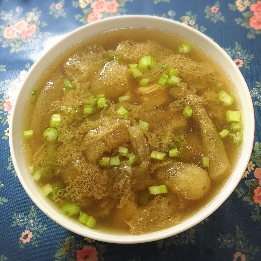 事儿多啤梨做的竹荪干贝豚骨汤