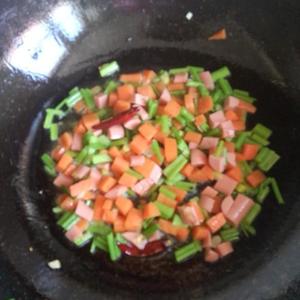 时蔬炒黄豆的做法 步骤4
