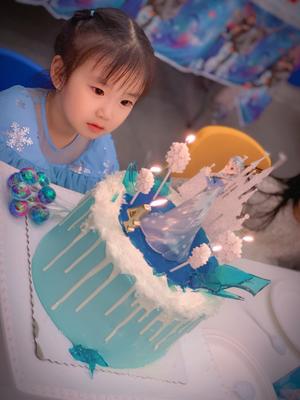 elsa冰雪奇缘蛋糕———熙熙4岁的做法 步骤22