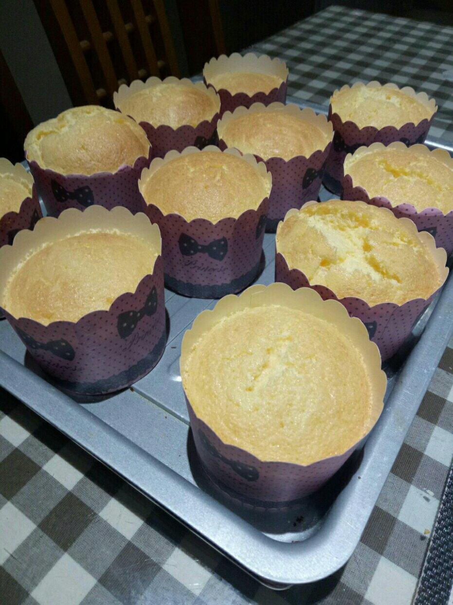 软绵绵戚风纸杯蛋糕