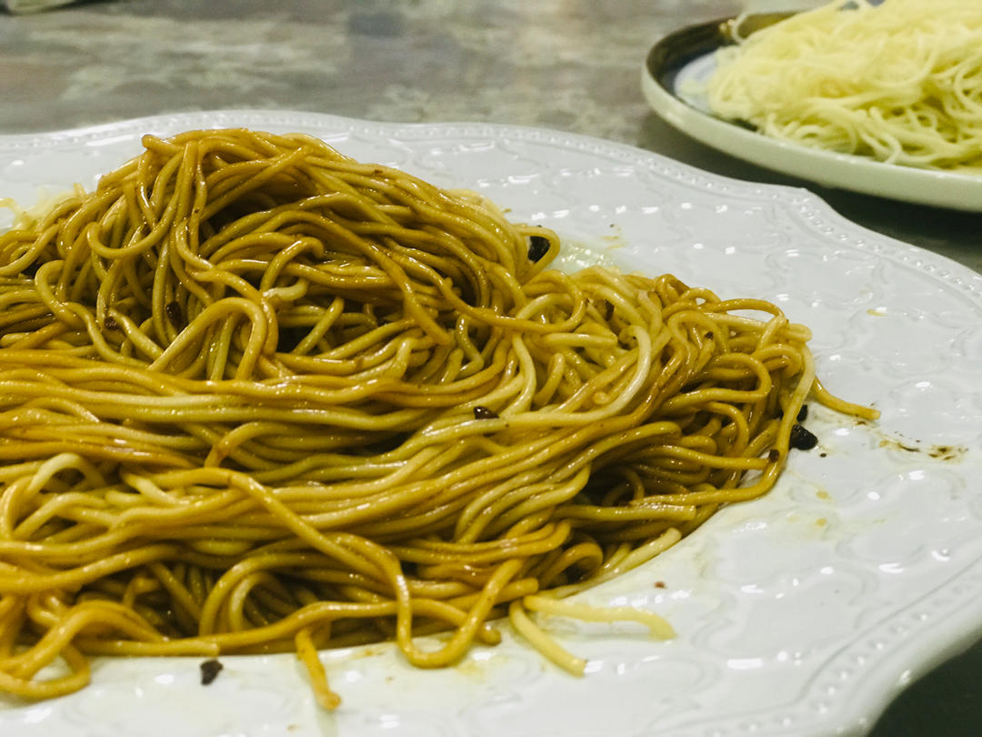 10分钟搞定的一碗葱油拌面