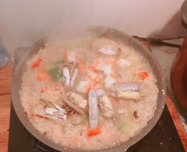 西班牙海鲜饭