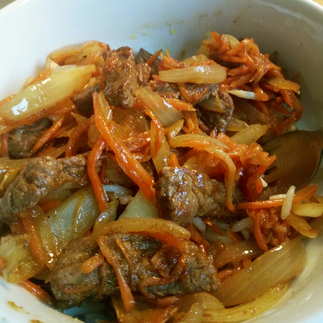 孜然洋葱炒牛肉粒