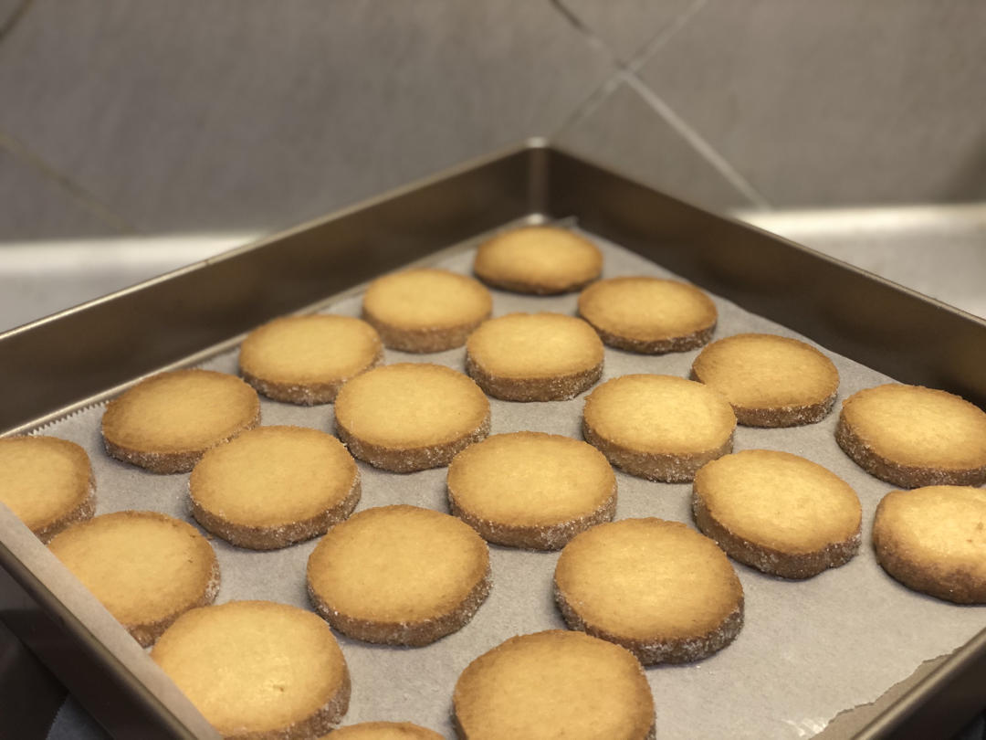 🍪视频｜经典复刻—丹麦皇冠蓝罐黄油曲奇（材料简单操作粗暴）